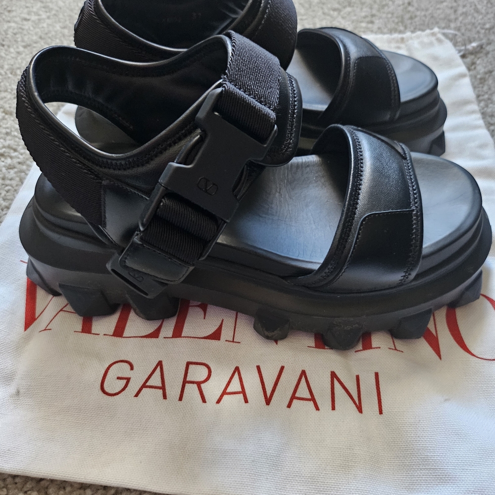 Valentino Garavani Black Sandals